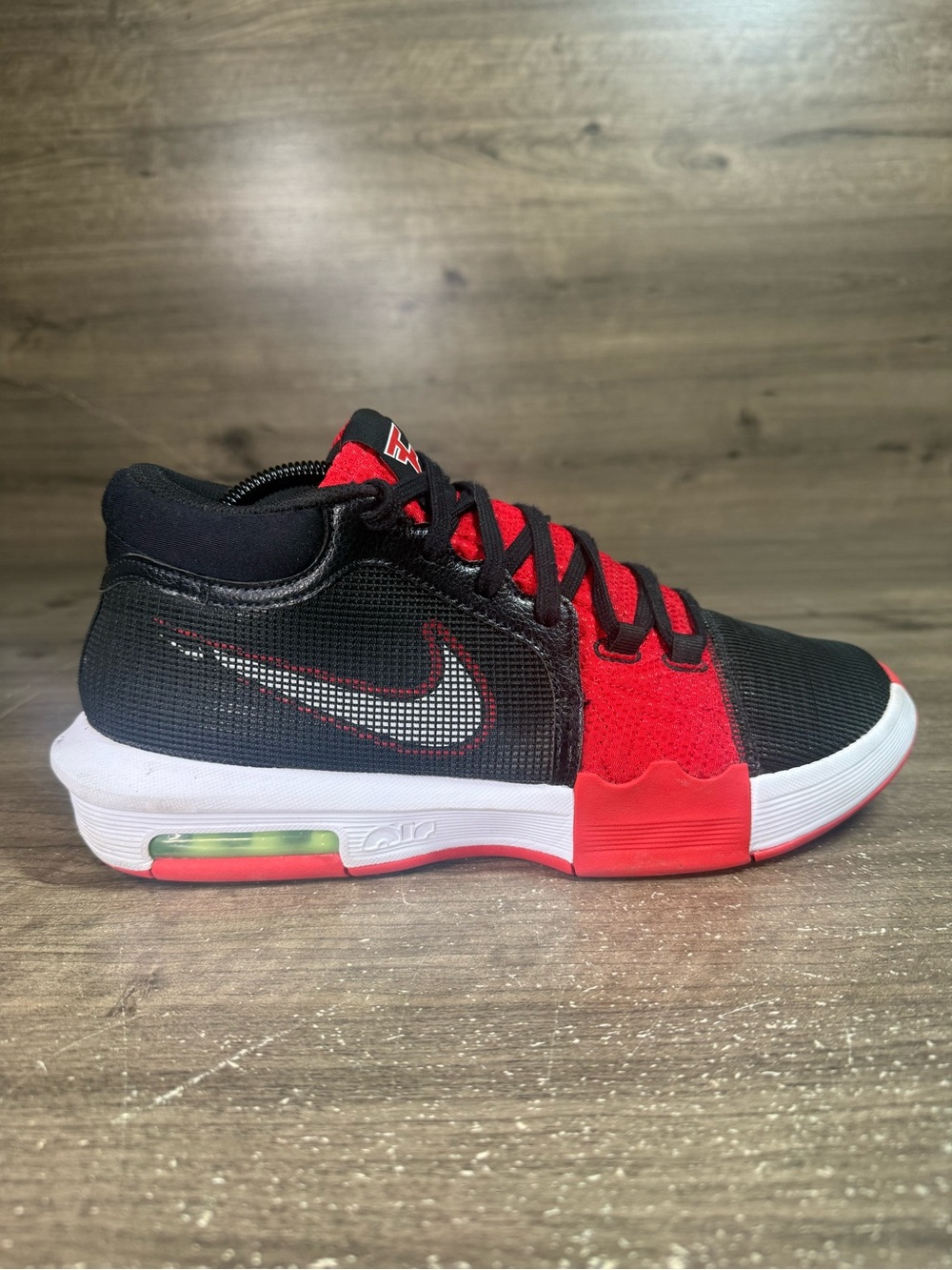 Nike LeBron Witness 8 FaZe Clan Bred Mens 10.5 Black Red FV0400-001 Basketball